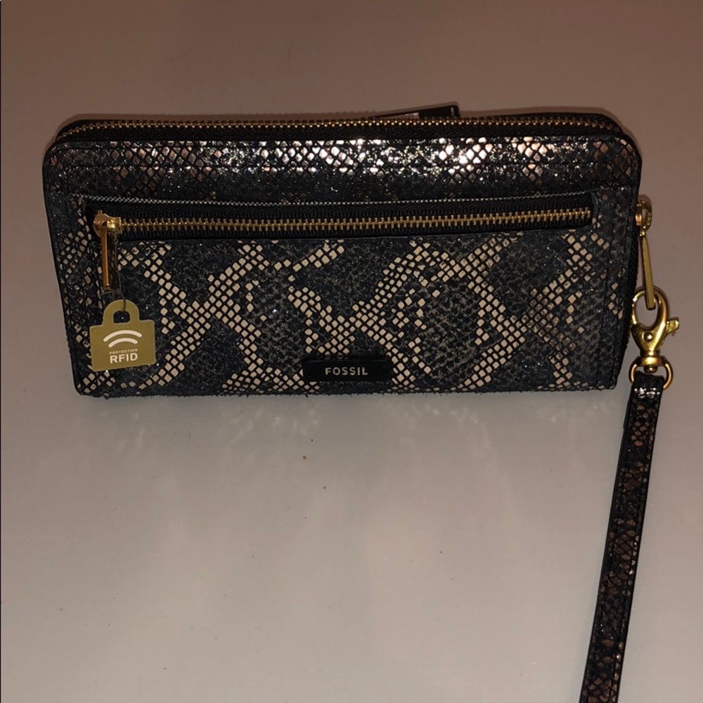 NWT Fossil Logan RFID Zip Around Clutch/Wristlet